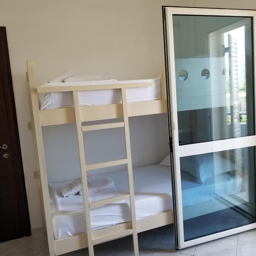 Apartments Rezidenca Sinani โอริคูม ภายนอก รูปภาพ