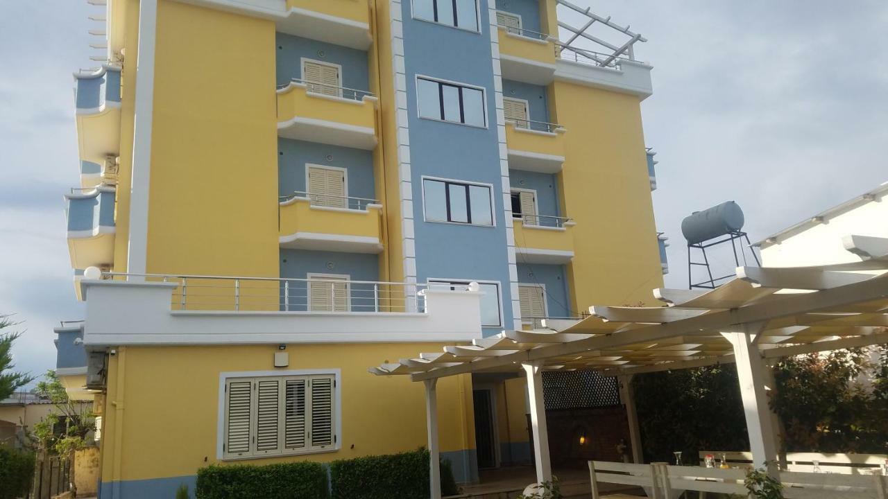 Apartments Rezidenca Sinani โอริคูม ภายนอก รูปภาพ